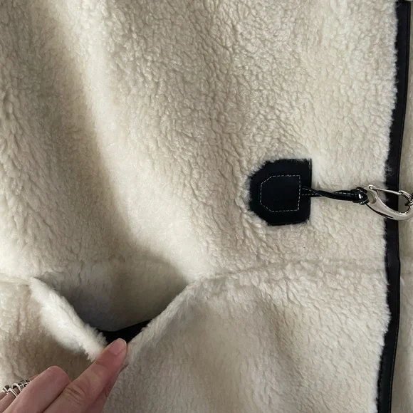 Korea by We Are Shearling Jacket Wool blend Teddy Double Sided One Size - Picture 4 of 16